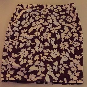 Like New Floral Loft Skirt